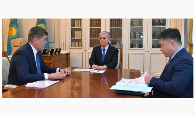 پرەزيدەنت دەنساۋلىق ساقتاۋ ءمينيسترىن قابىلدادى