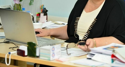 تارازداعى مەكتەپ ديرەكتورى قىزمەتىنەن ۋاقىتشا شەتتەتىلدى