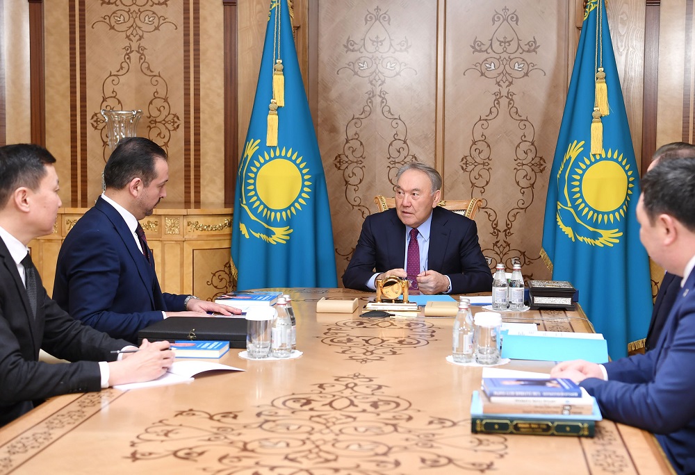 ەلباسى تۇرىك ساياساتتانۋشىسى كيۋرشاد زورلۋنى قابىلدادى