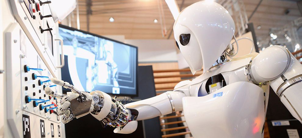 گارري كاسپاروۆ روبوتتاردان ساق بولۋدى ەسكەرتتى