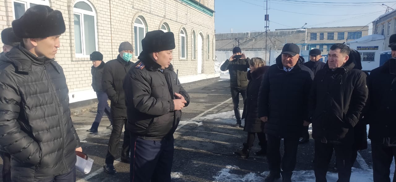 سەمەيدە مەملەكەتتىك قىزمەتكەرلەر تۇرمەنى ارالادى