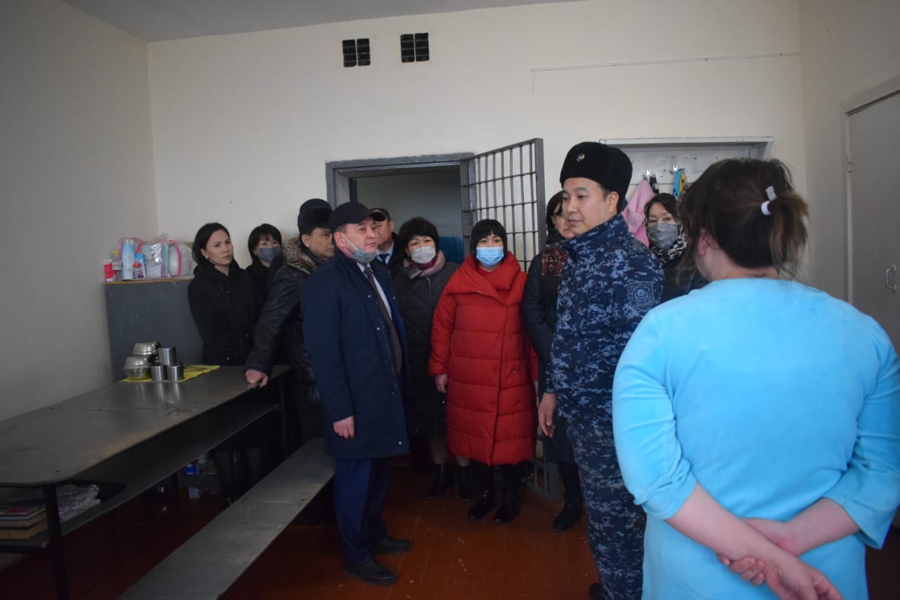 اقتاۋدا مەملەكەتتىك قىزمەتشىلەر تەرگەۋ يزولياتورىندا بولدى