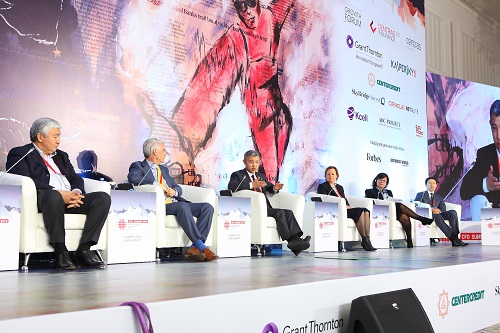 الماتىدا قارجى توپ-مەنەدجەرلەرىنىڭ ءداستۇرلى ءسامميتى وتەدى