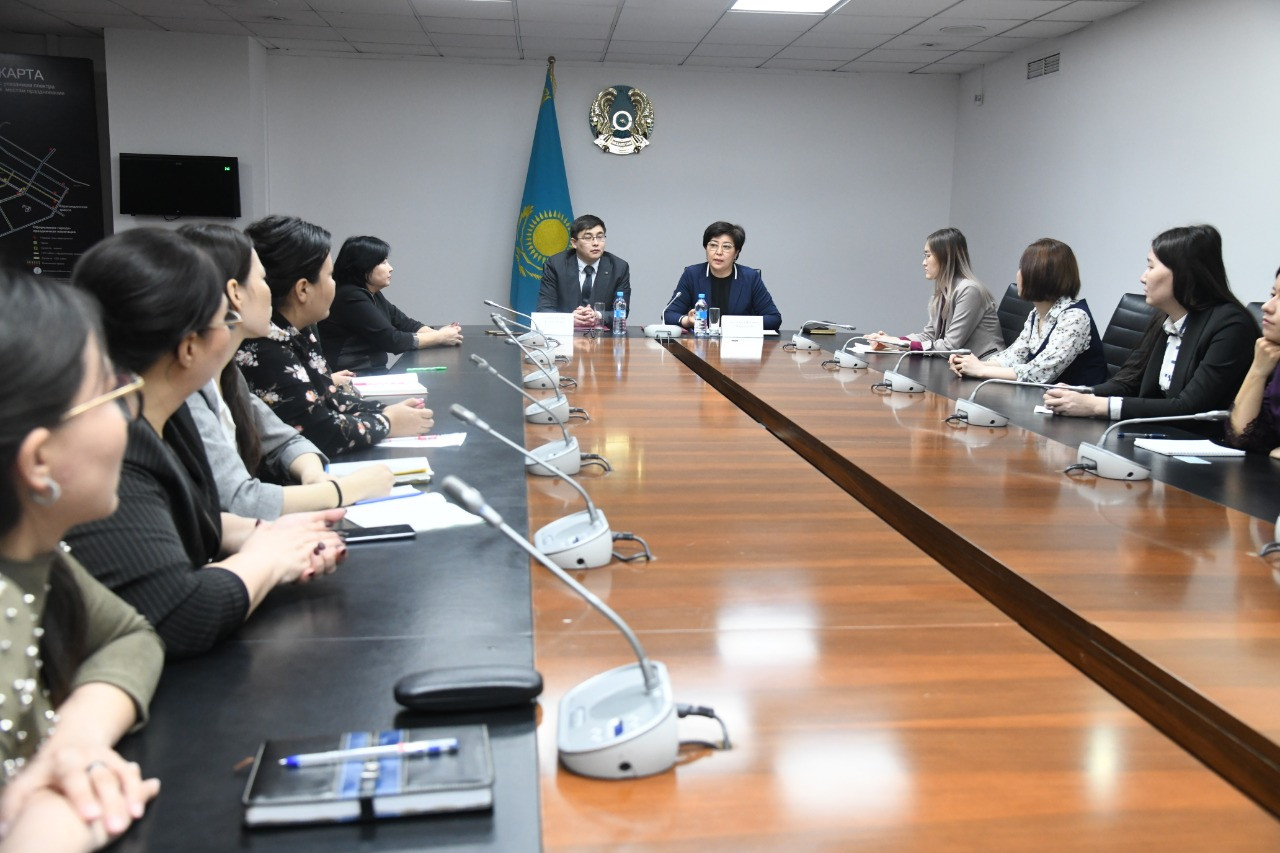 ەلوردادا بالا پسيحولوگياسىنا ارنالعان كىتاپتاردىڭ تۇساۋكەسەرى ءوتتى