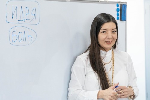 «جانۇيا» ورتالىعىندا كوپبالالى انالارعا ارنالعان ترەنينگ ءوتتى