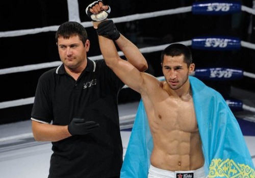 جەكپە-جەك: الماتىدا اسا-نىڭ التىن بەلبەۋى ساراپقا سالىنادى