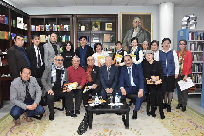 الماتىدا ابايدىڭ 175 جىلدىعىنا ارنالعان ادەبي كەش ءوتتى