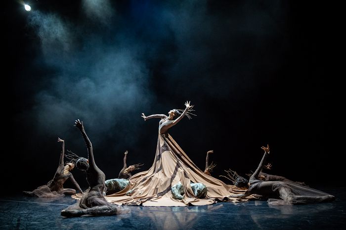 «استانا بالەت» تەاترىنىڭ ۇزدىك قويىلىمدارى اتىراۋدا سالتانات قۇرادى