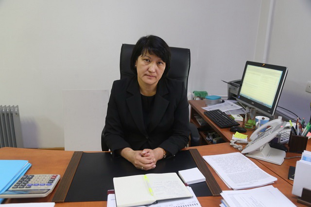 حالىققا جاقىن حانىم