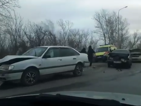 ورال: كوپىردە 4 كولىك سوقتىعىسىپ قالدى (ۆيدەو)