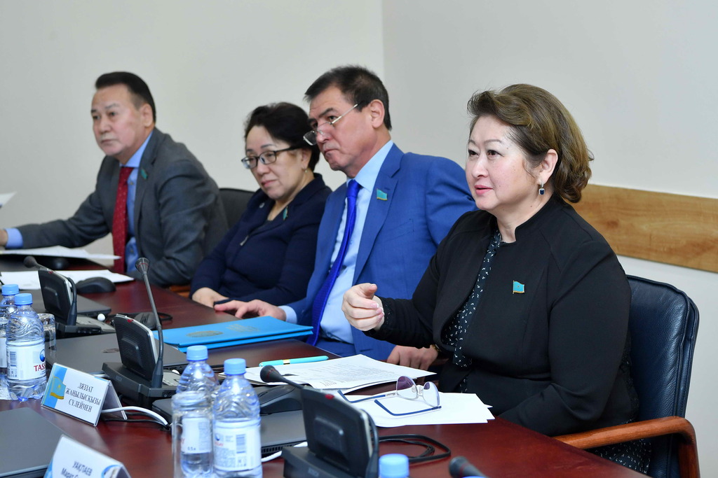 سەناتتا جوعارعى سوت سۋدياسى لاۋازىمىنا سايلاۋ تۋرالى پرەزيدەنتتىڭ ۇسىنىمى قارالدى