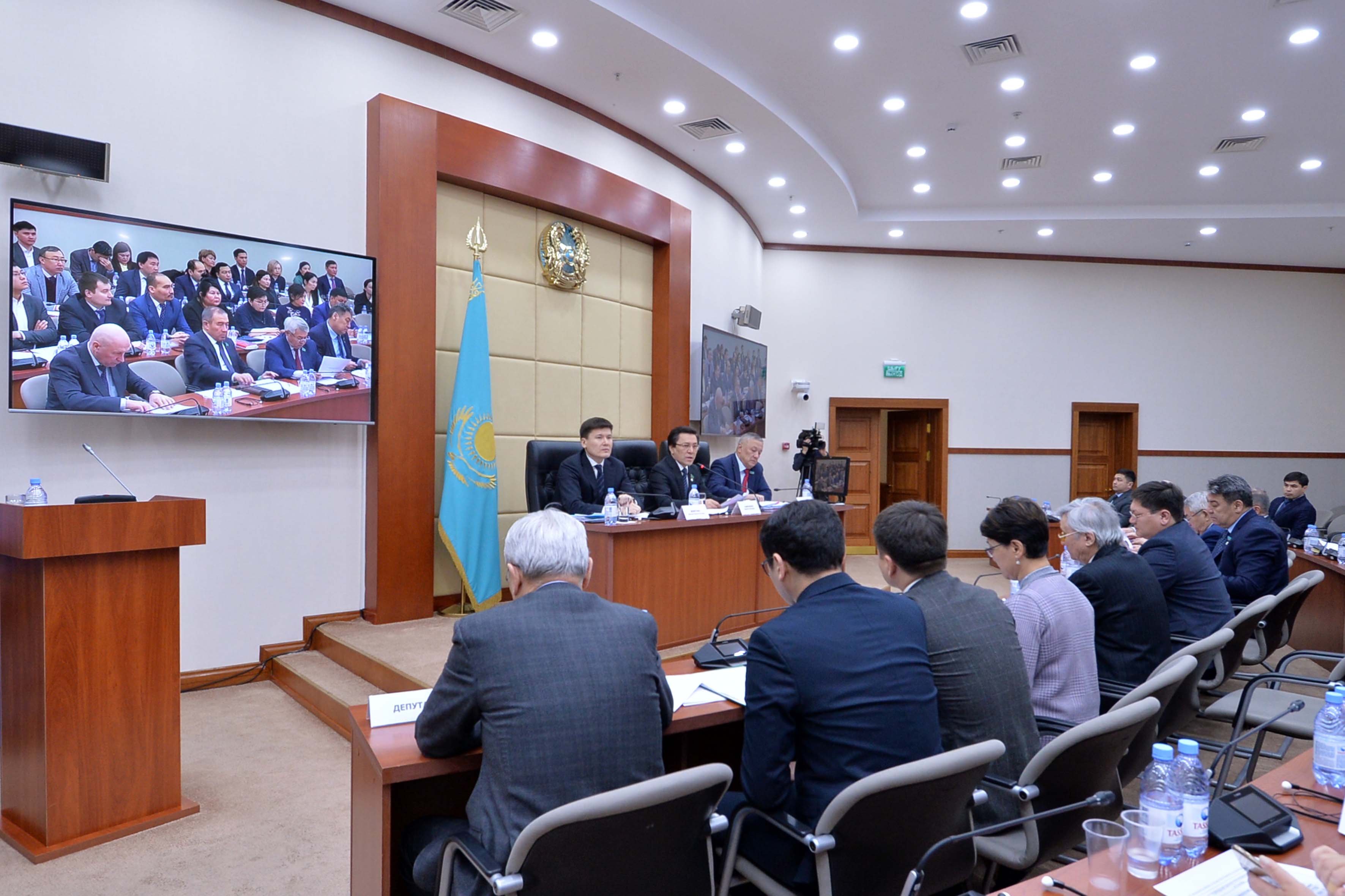 ماجىلىستە مەملەكەتتىك ساتىپ الۋ ماسەلەلەرىنە قاتىستى زاڭ جوباسىنىڭ تانىستىرىلىمى ءوتتى