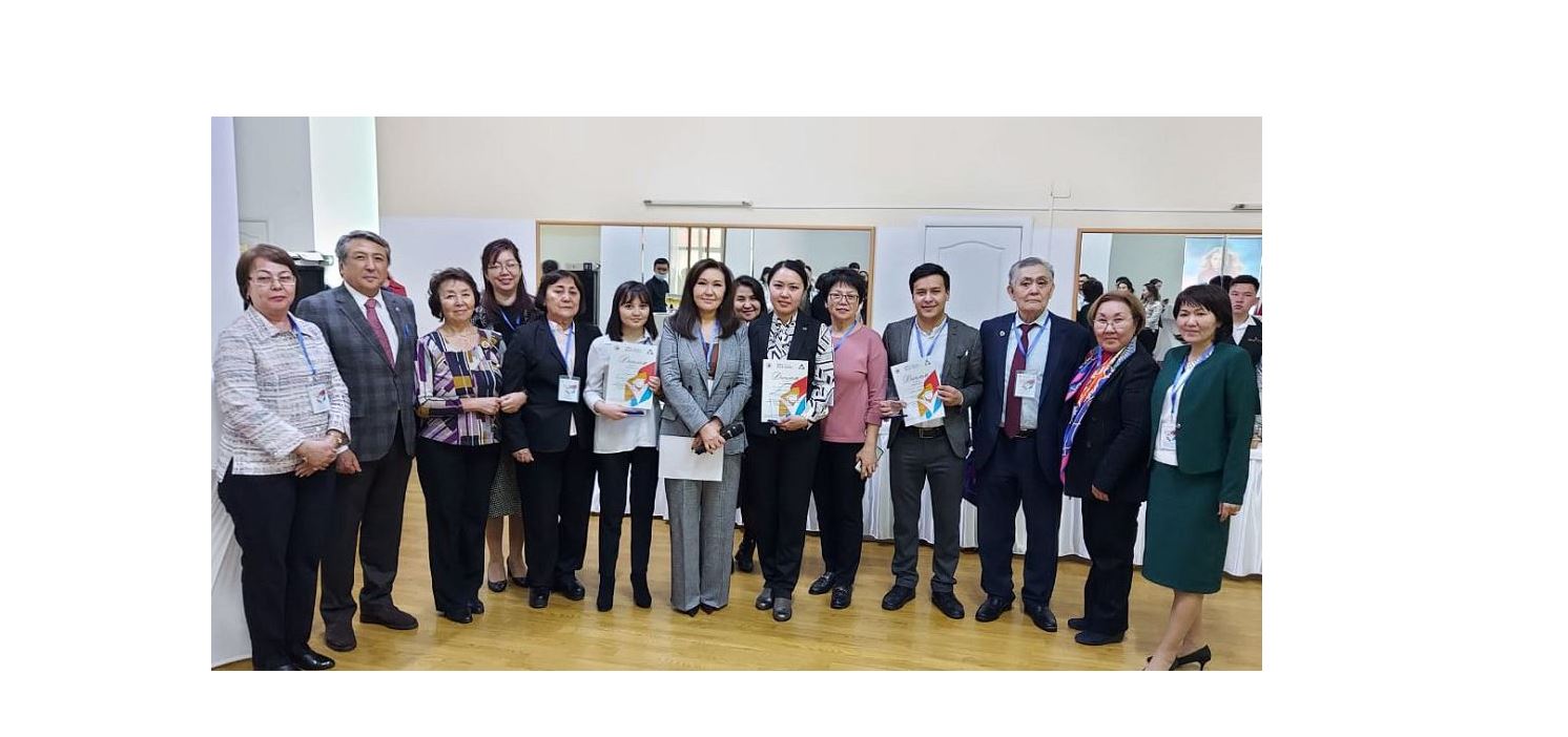 جاس پەدياترلار جۇزدەن استام عىلىمي جوبا ۇسىندى