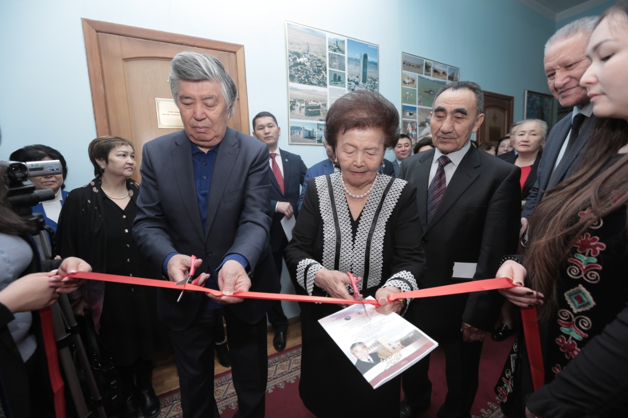 «اكادەميك كەڭەس نۇرپەيىس جانە قازاق مەملەكەتتىلىگىنىڭ جاڭعىرۋ تاريحى» عىلىمي-تاجىريبەلىك كونفەرەنتسياسى ءوتتى