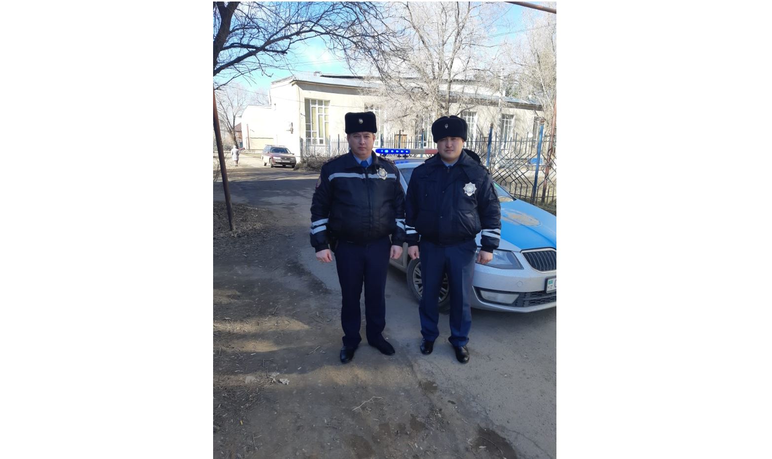 ورالدا كوپىردەن سەكىرگەن قىزدى پوليتسيا قۇتقاردى