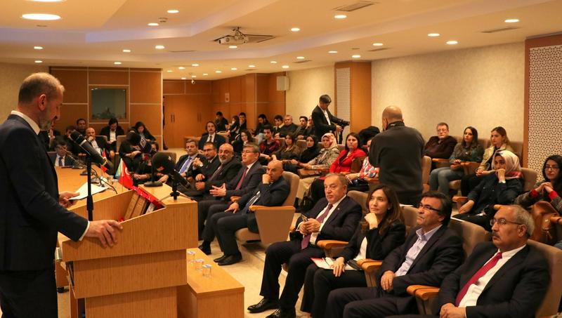 انكارادا ماعجان جۇماباەۆتىڭ شىعارمالارى تانىستىرىلدى