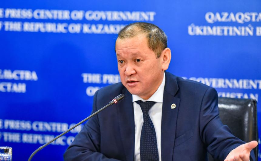 جۇمىستارىن توقتاتۋعا ءماجبۇر بولعان مەكەمەلەرگە جالاقى تولەنە مە؟