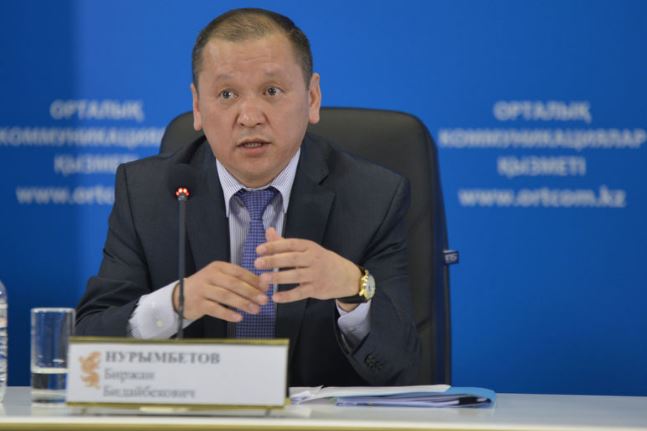 جۇمىس ىستەپ جۇرگەن ازاماتتار وزدەرىنىڭ ەڭبەك قۇقىقتارىن ءبىلۋى قاجەت - ب. نۇرىمبەتوۆ