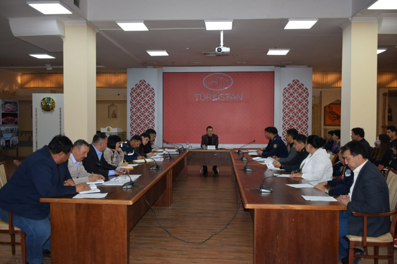 تۇركىستان: ازىق-ت ۇلىك دۇكەندەرى مەن ءدارىحانالاردىڭ جۇمىسى توقتامايدى