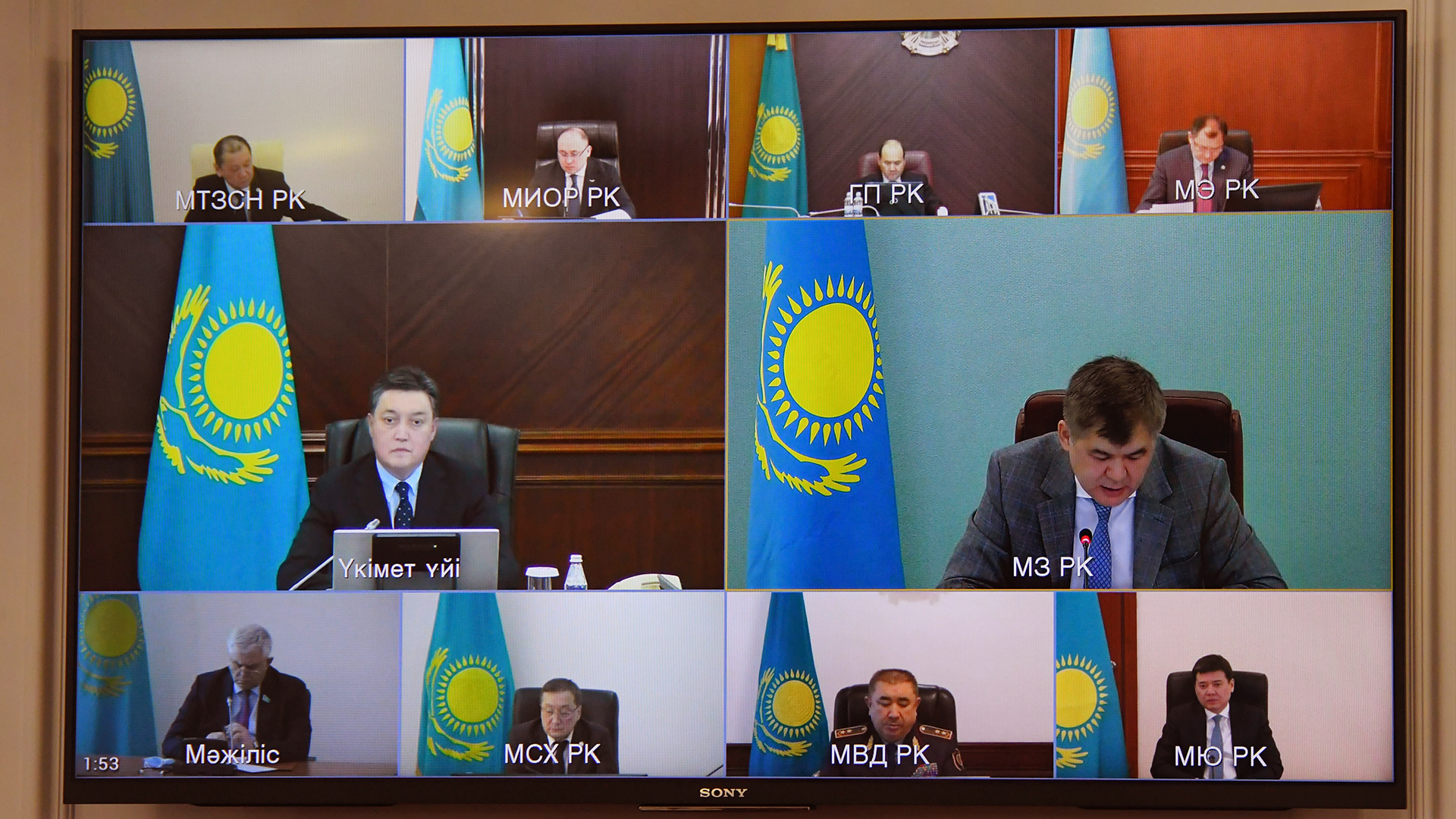 اسقار مامين اكىمدەرگە جۇمىس ورىندارىنىڭ ساقتالۋىن قامتاماسىز ەتۋدى تاپسىردى