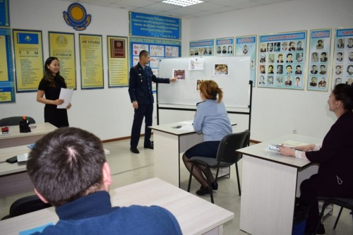 پوليتسەيلەر اراسىندا ناۋرىز مەيرامىنا وراي قازاق تىلىنەن اشىق ساباق وتكىزىلدى