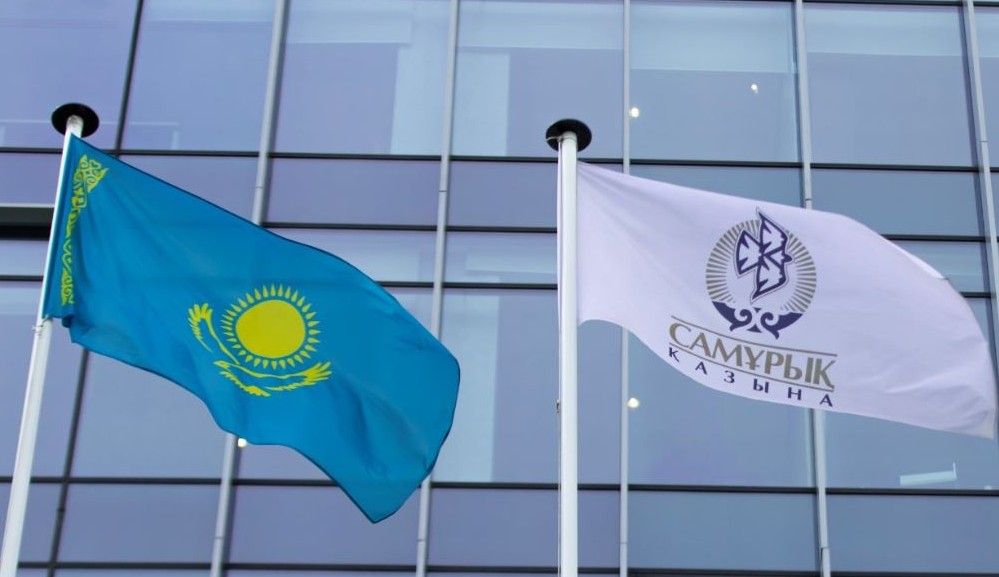 «سامۇرىق-قازىنا» قورى مينيسترلىك قىزمەتكەرلەرىنە مەديتسينالىق ماسكا ساتىپ اپەرەدى