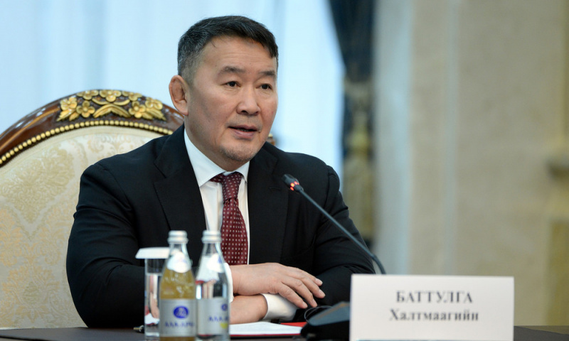 موڭعوليا پرەزيدەنتى ناۋرىز مەيرامىمەن قۇتتىقتادى