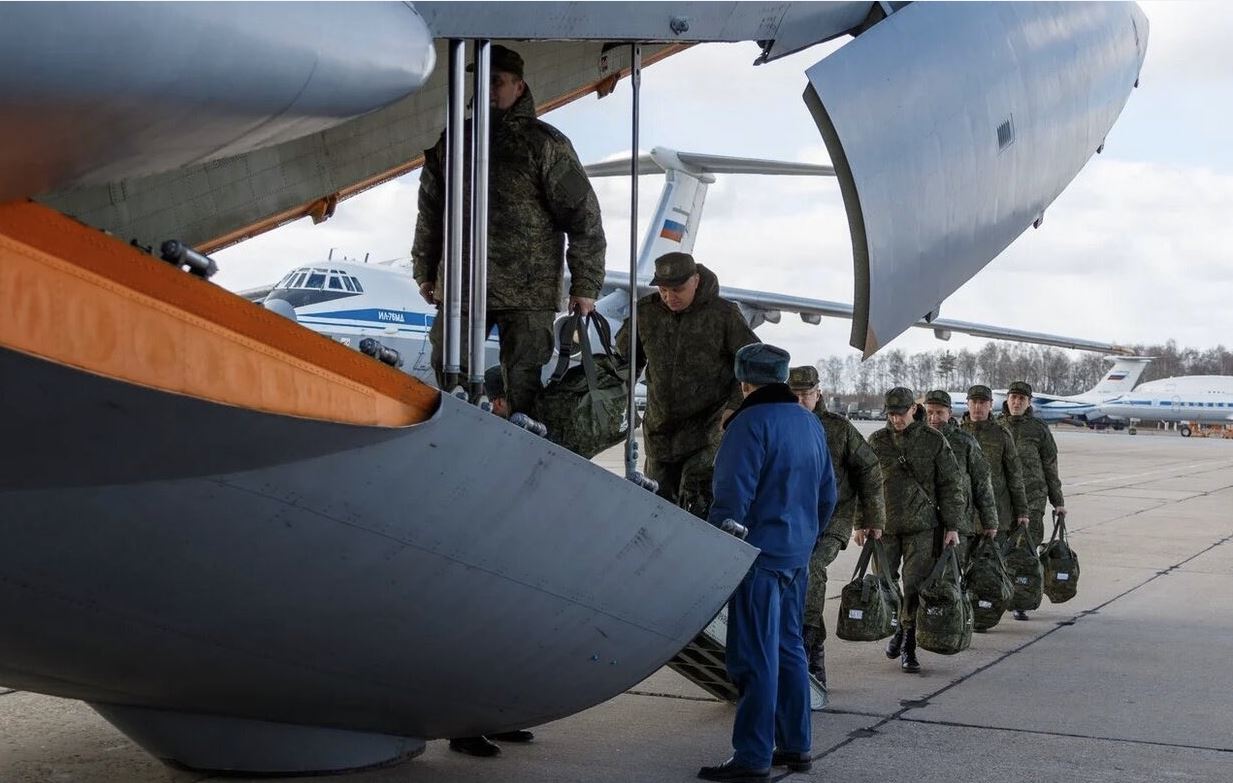 رەسەي اسكەري ماماندارىن يتالياعا كوروناۆيرۋسپەن كۇرەسكە اتتاندىردى