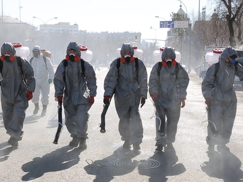 ەلوردادا دەزينفەكتسيالاۋ جۇمىستارى ءجۇرىپ جاتىر (ۆيدەو)