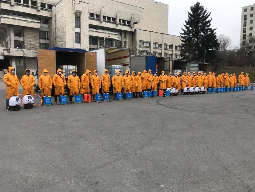 الماتى: مەگاپوليس كوشەلەرى كۇن سايىن ەكى مەزگىل جۋىلادى