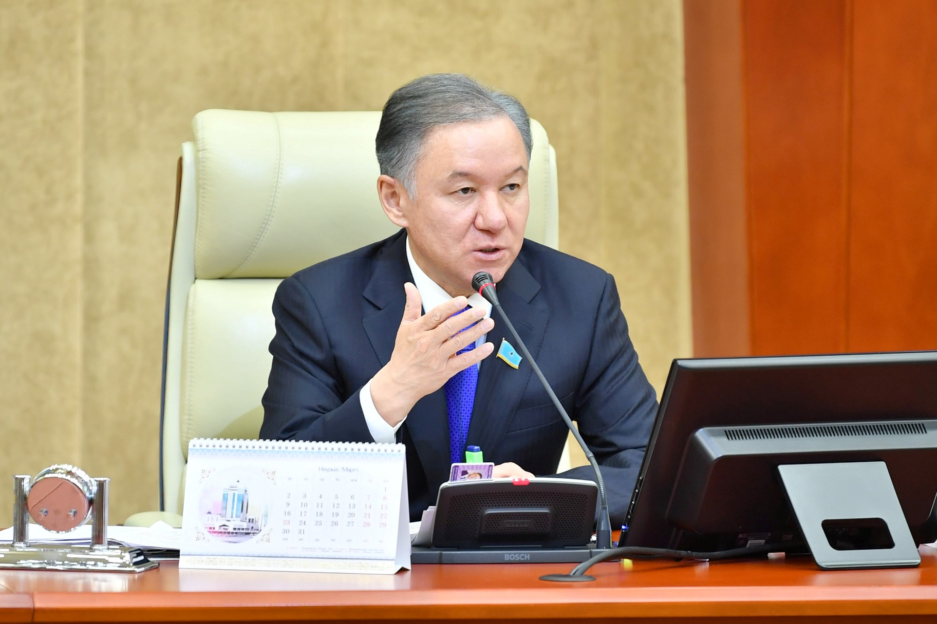 ماجىلىستە بەيبىت جينالىستاردى ۇيىمداستىرۋ تۋرالى زاڭ جوباسى ماقۇلداندى