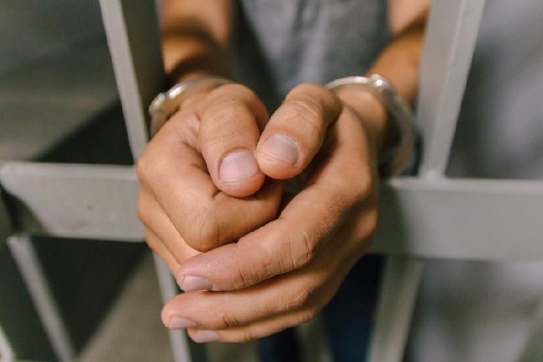 دانيال احمەتوۆتىڭ قارىنداسىنا شابۋىل جاساعاندار سوتتالدى