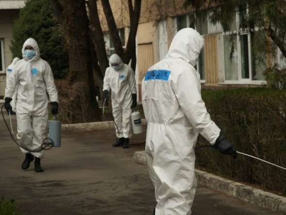 اۋليەاتالىق اسكەريلەر قوعامدىق ورىنداردى دەزينفەكتسيالاۋدا