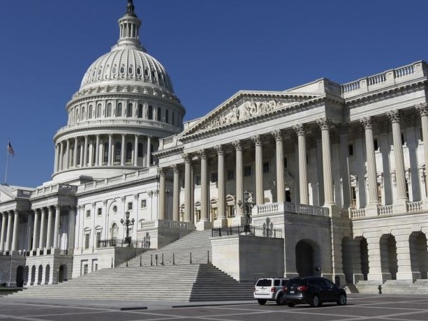 اقش كوروناۆيرۋس ەپيدەمياسىمەن كۇرەسكە 2 ترلن اقش دوللارىن ءبولدى