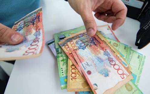 توتەنشە جاعداي سالدارىنان جۇمىسىنان ايرىلعاندارعا العاشقى الەۋمەتتىك تولەمدەر بەرىلە باستادى