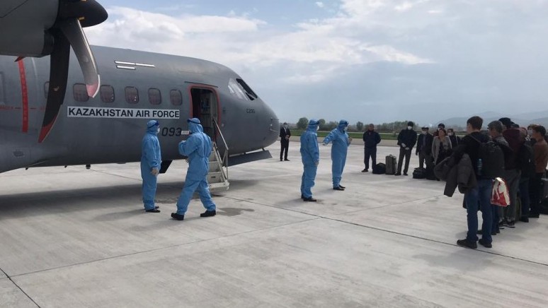 تاجىكستاننان قازاقستاندىقتار ەلگە جەتكىزىلدى