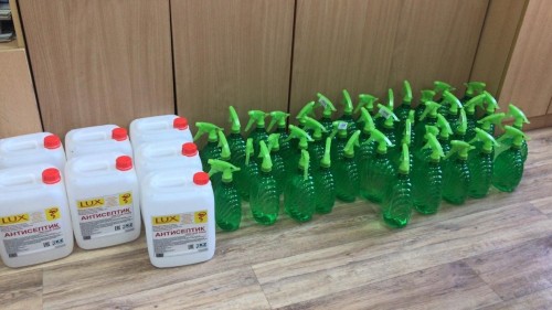 اتىراۋ: باق وكىلدەرىنە  ماسكا مەن انتيسەپتىك بەرىلدى