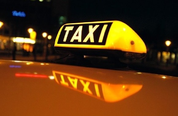 الماتى: تاكسي كولىگىندە جۇرگىزۋشىمەن قوسقاندا ەكى ادامنان ارتىق جولاۋشى بولماۋى كەرەك