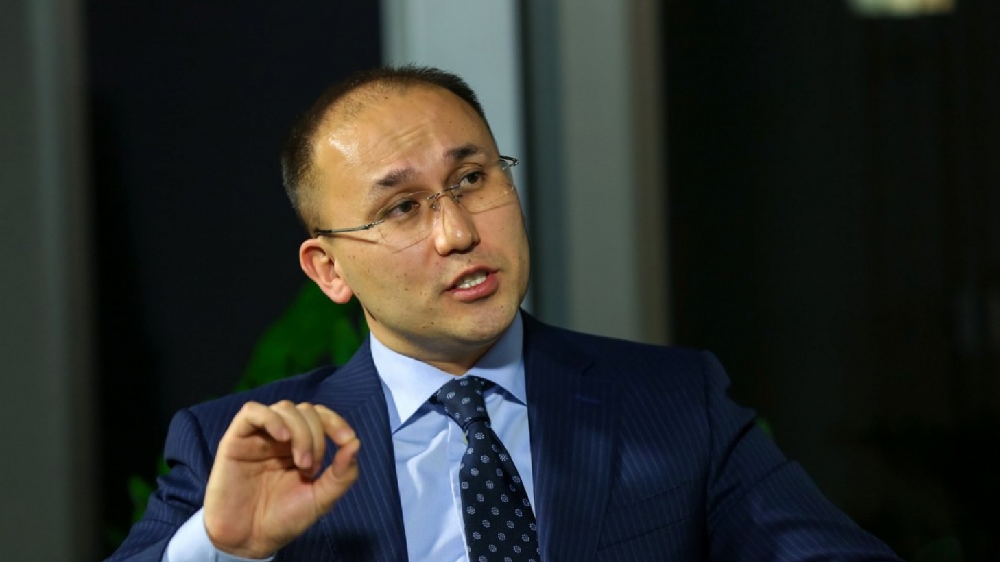 داۋرەن اباەۆ كوروناۆيرۋستان كوز جۇمعان ازاماتتىڭ جاقىندارىنا كوڭىل ايتتى