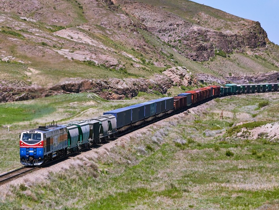 ماڭعىستاۋعا كەلەتىن بارلىق جولاۋشىلار پويىزى توقتايدى