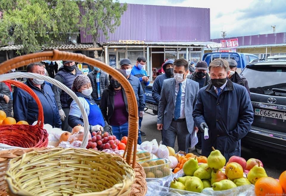 م.ايتەنوۆ كوتەرمە بازارلارداعى ازىق-ت ۇلىك باعاسىن تەكسەردى