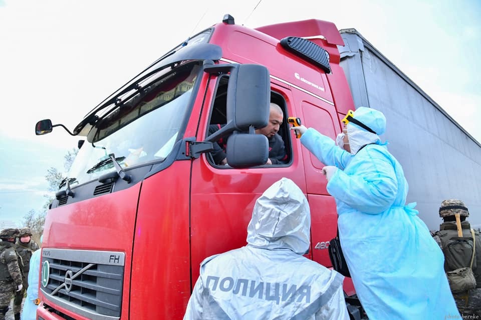 شىمكەنت: بلوك-بەكەتتەردەگى «جاسىل ءدالىز» 24 ساعات ءۇزىلىسسىز جۇمىس ىستەيدى