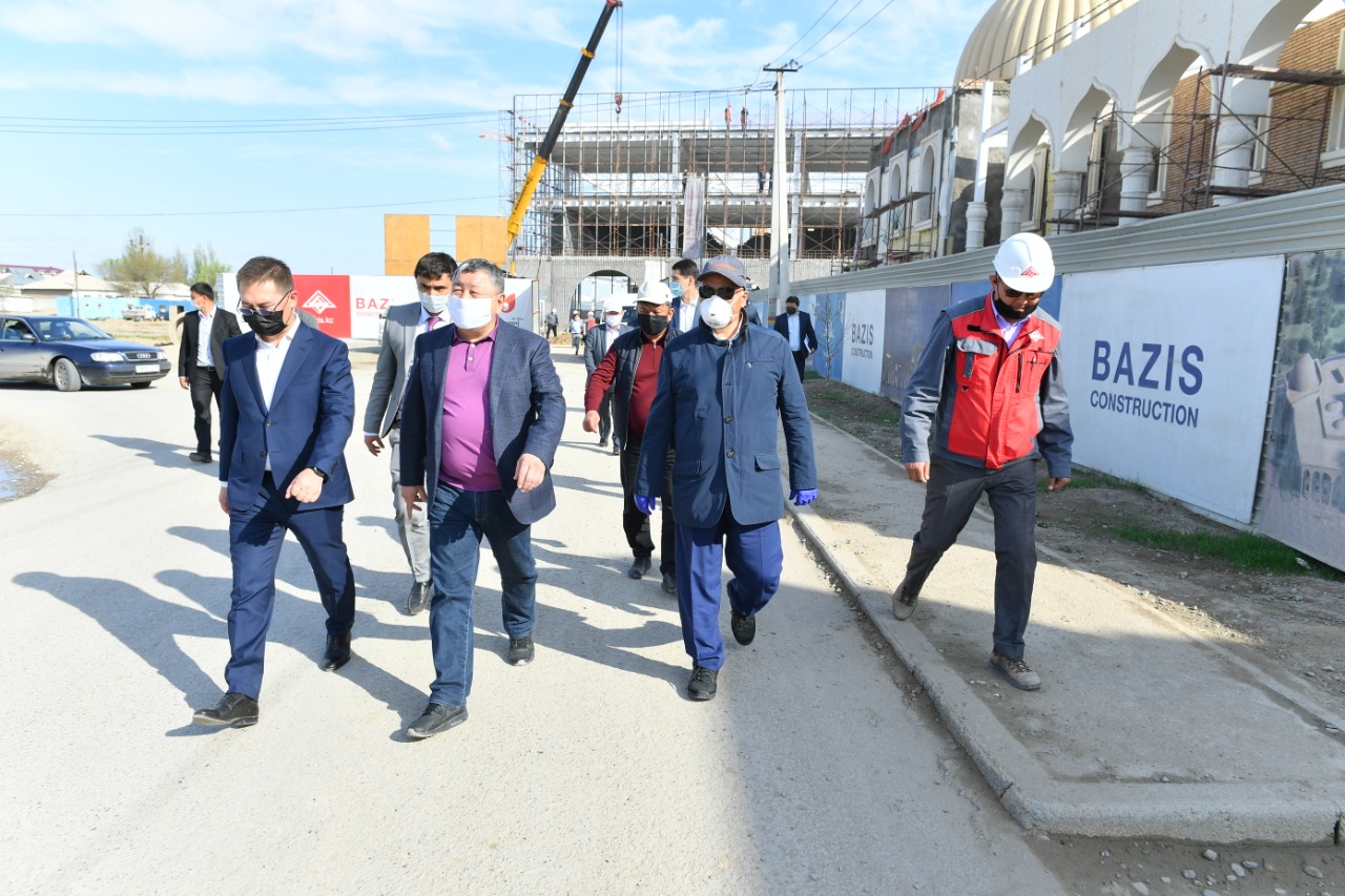 ومىرزاق شوكەەۆ: قۇرىلىس قارقىنى باسەڭدەمەي, ساقتىق شارالارى ورىندالۋى ءتيىس