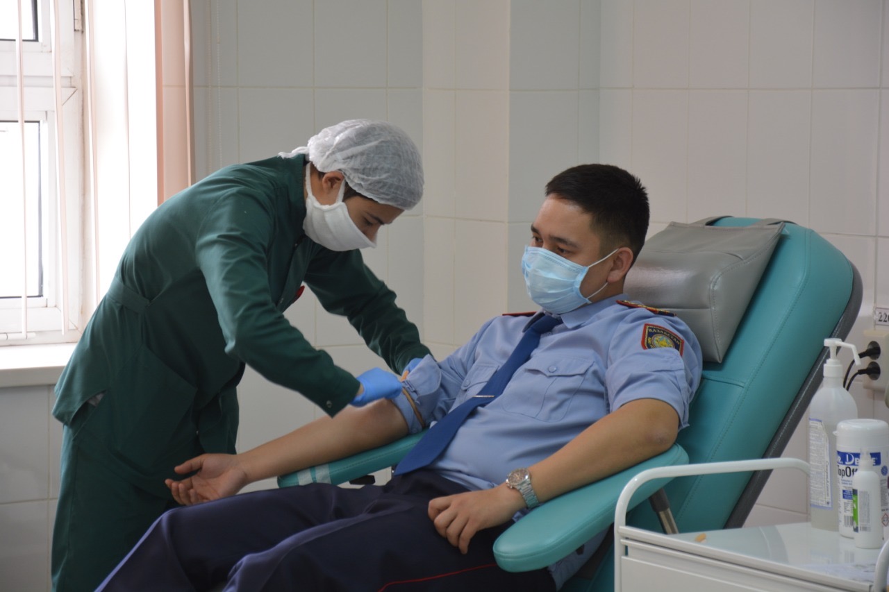 جامبىلدىق پوليتسەيلەر قان تاپسىردى