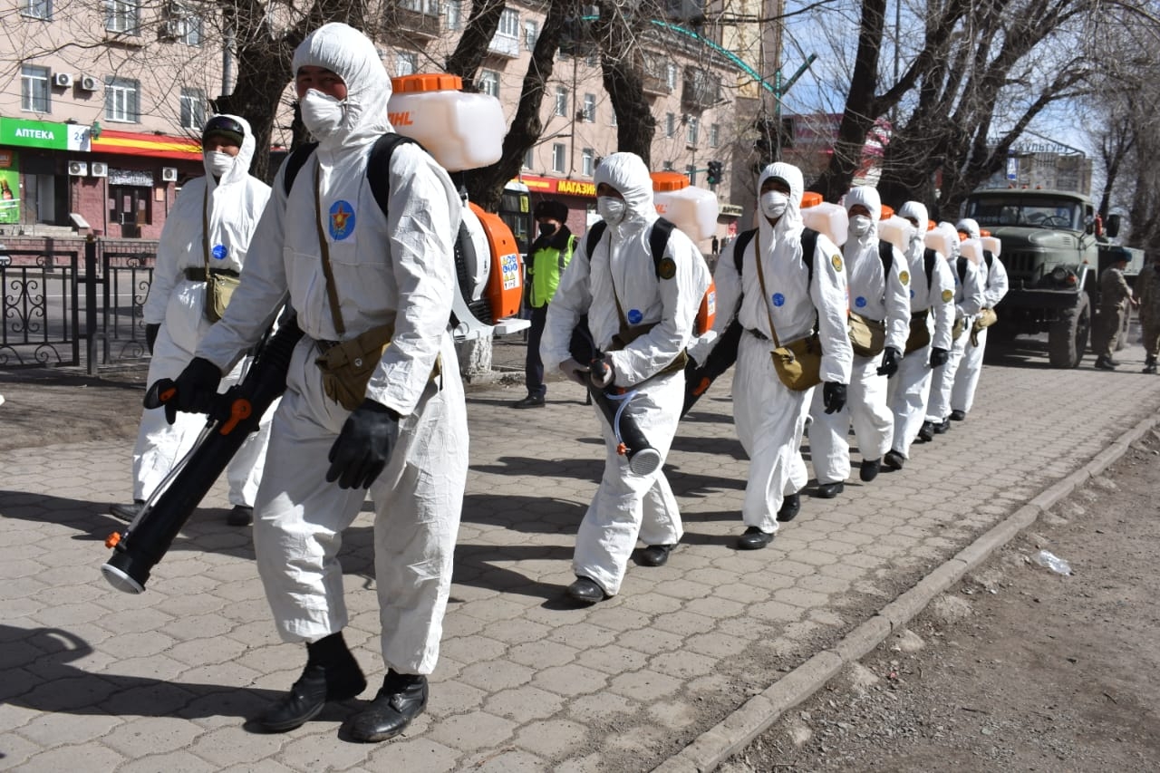 قاراعاندىدا اسكەريلەر دەزينفەكتسيا جۇرگىزدى