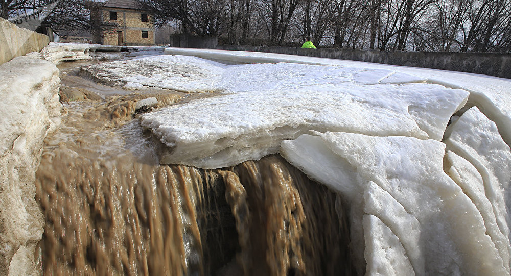 سۋ تاسقىنى باستالدى