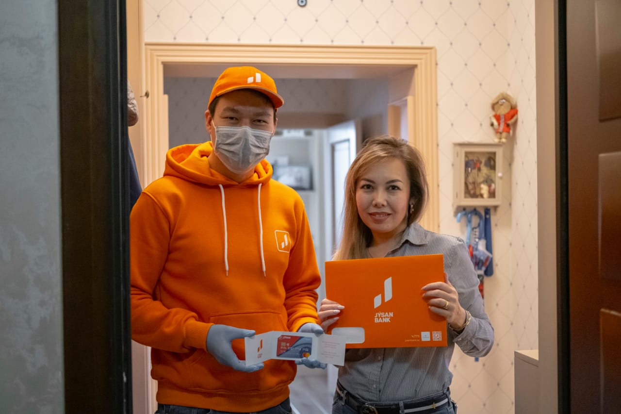 Jýsan Bank كارتالارىن ۇيگە تەگىن جەتكىزىپ بەرەدى