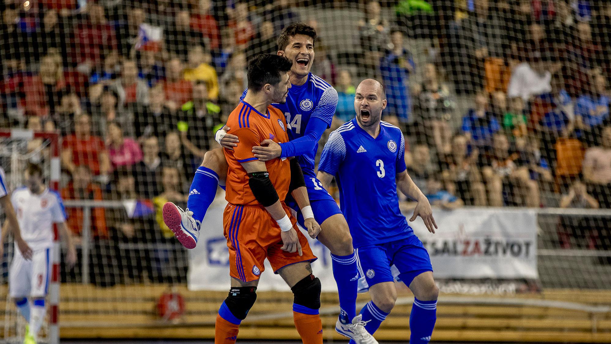 فۋتزال: الەم چەمپيوناتى كەيىنگە شەگەرىلدى
