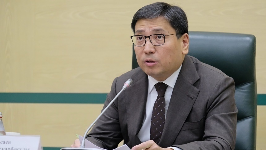 ۇلتتىق بانك تەڭگەنى قالاي قولداعانىن ايتتى