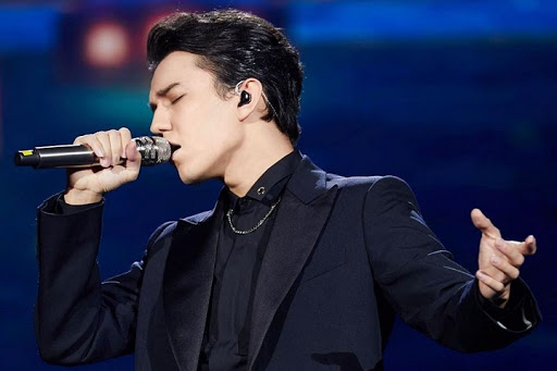 ديماش قۇدايبەرگەن كوروناۆيرۋس ىندەتىنە قارسى كۇرەسكە ءان ارنادى